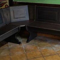 Angolo panca e divanetto in legno per irish pub 133X193 TINTA NOCE SCURO NCB
